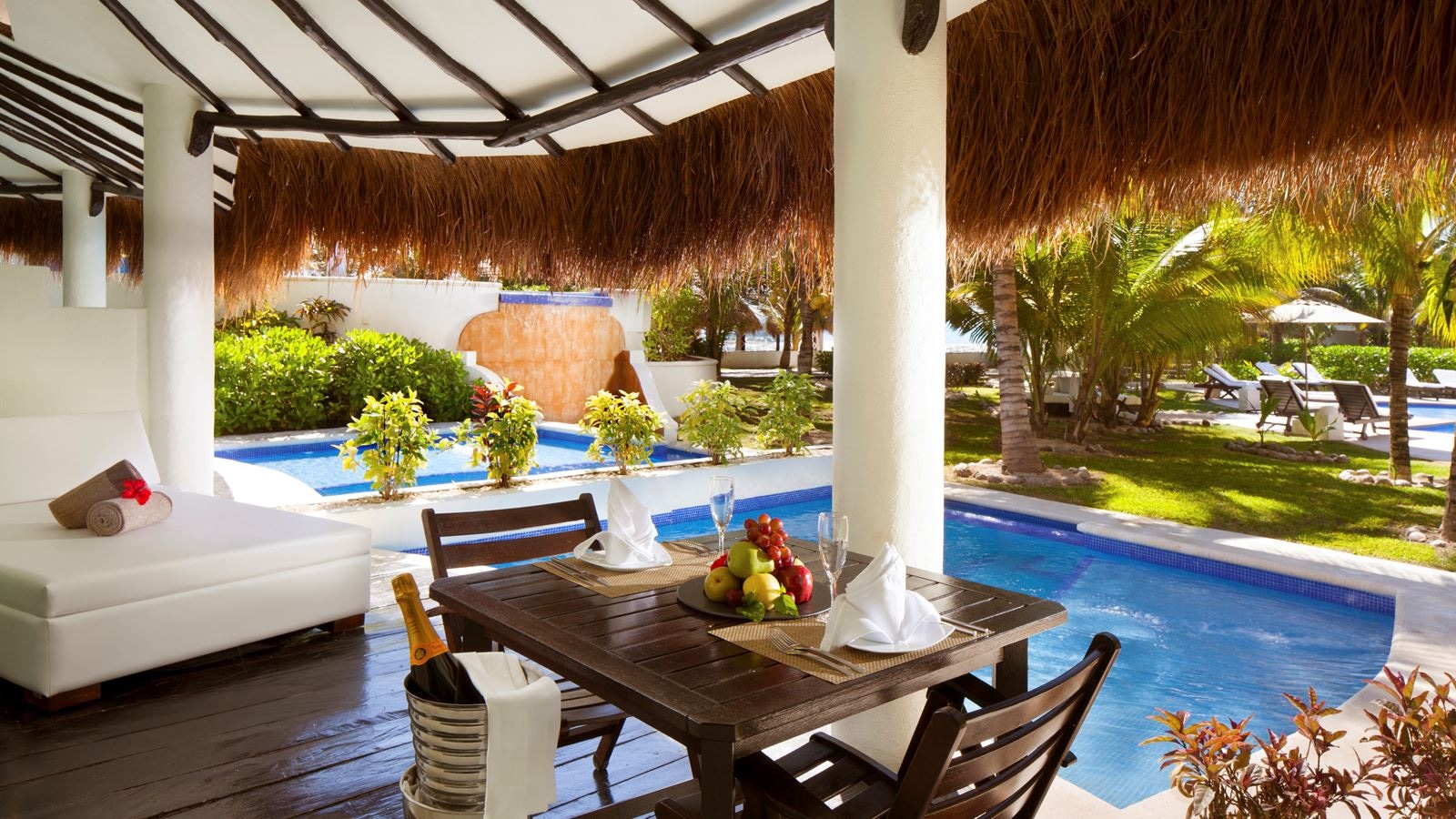 rooms-honeymoon-private-pool-swim-casita-suite