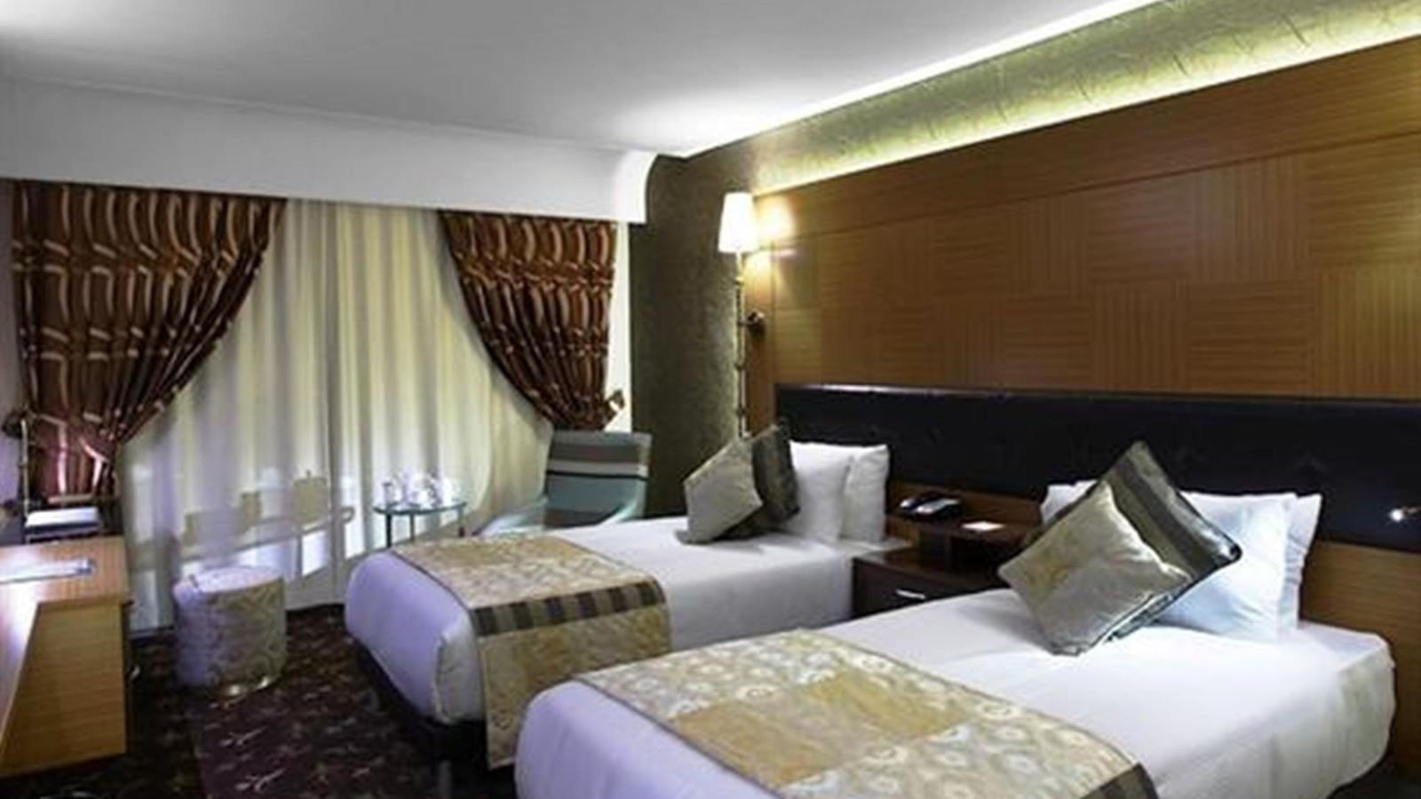 rooms-double-business