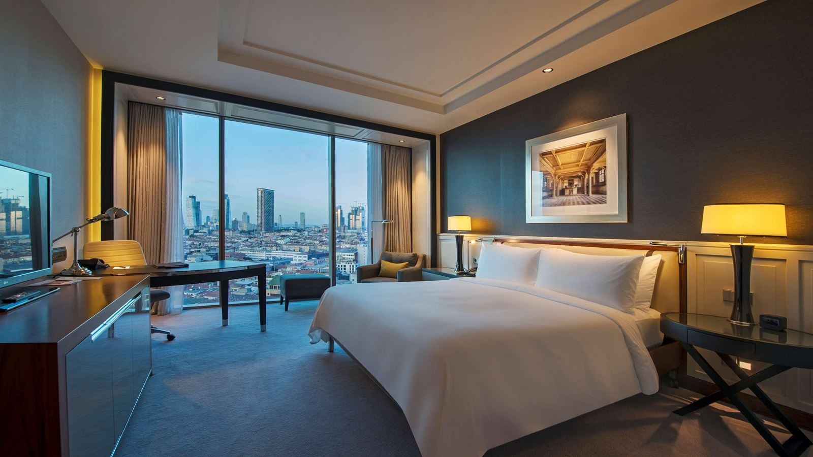 rooms-suite-with-views