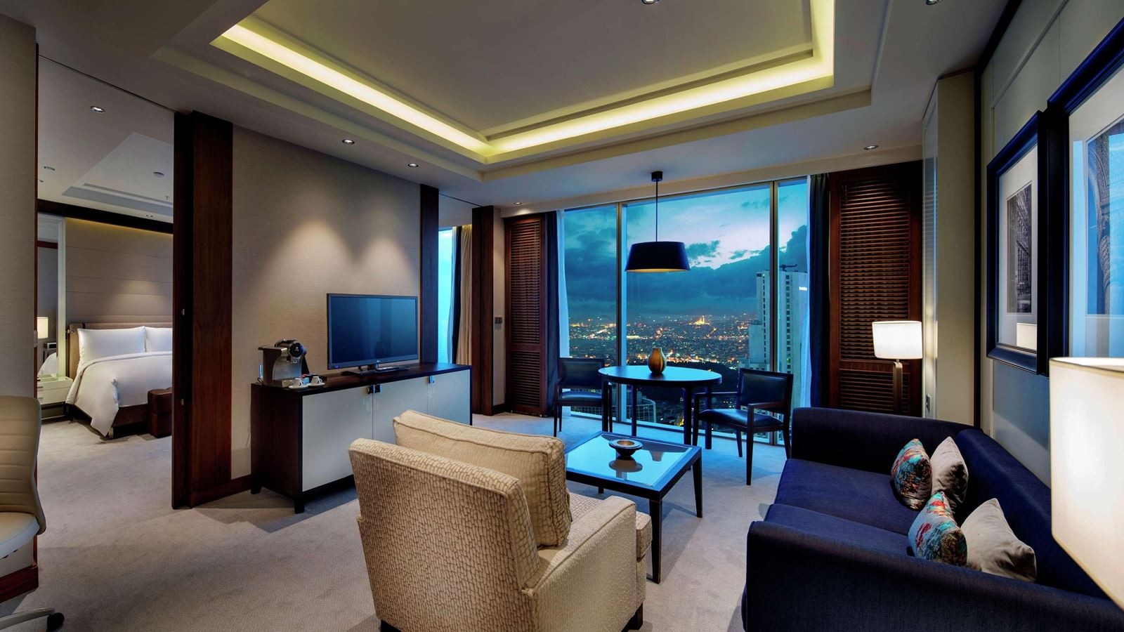 rooms-suite-with-views