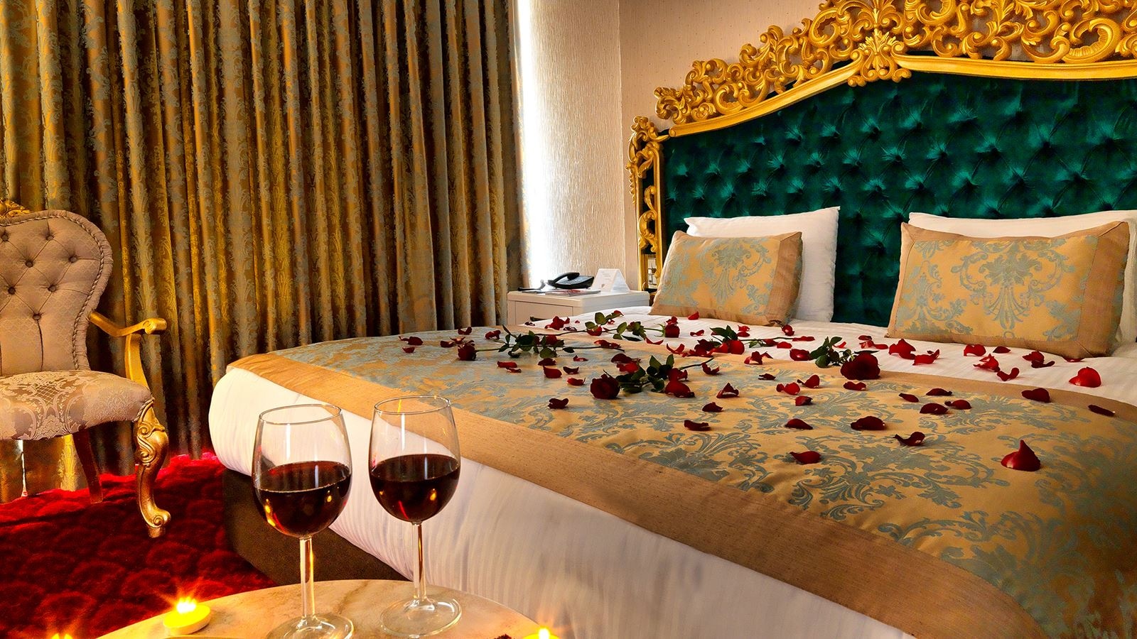 rooms-room-luxury-city-view