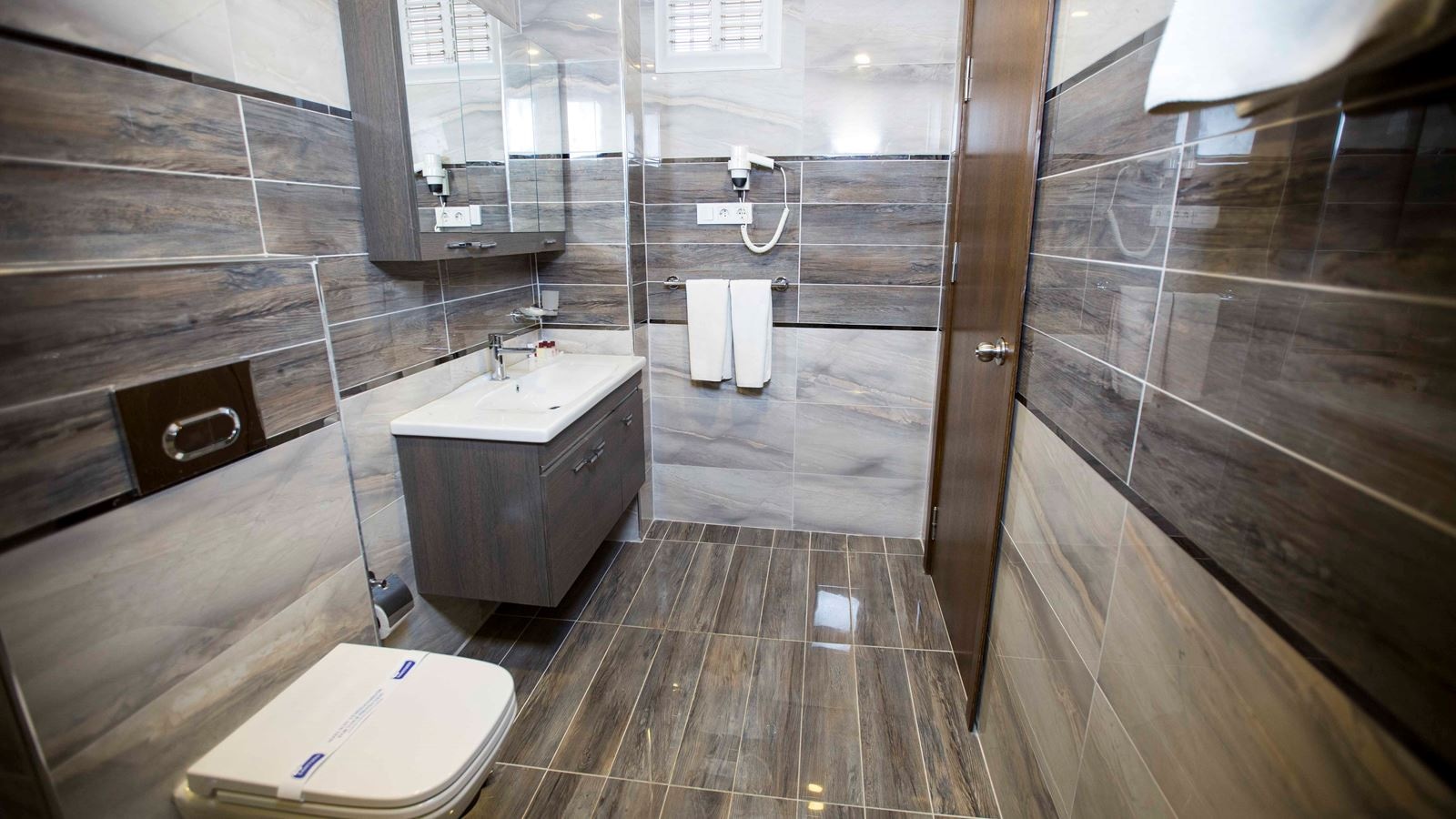 rooms-family-room-standard