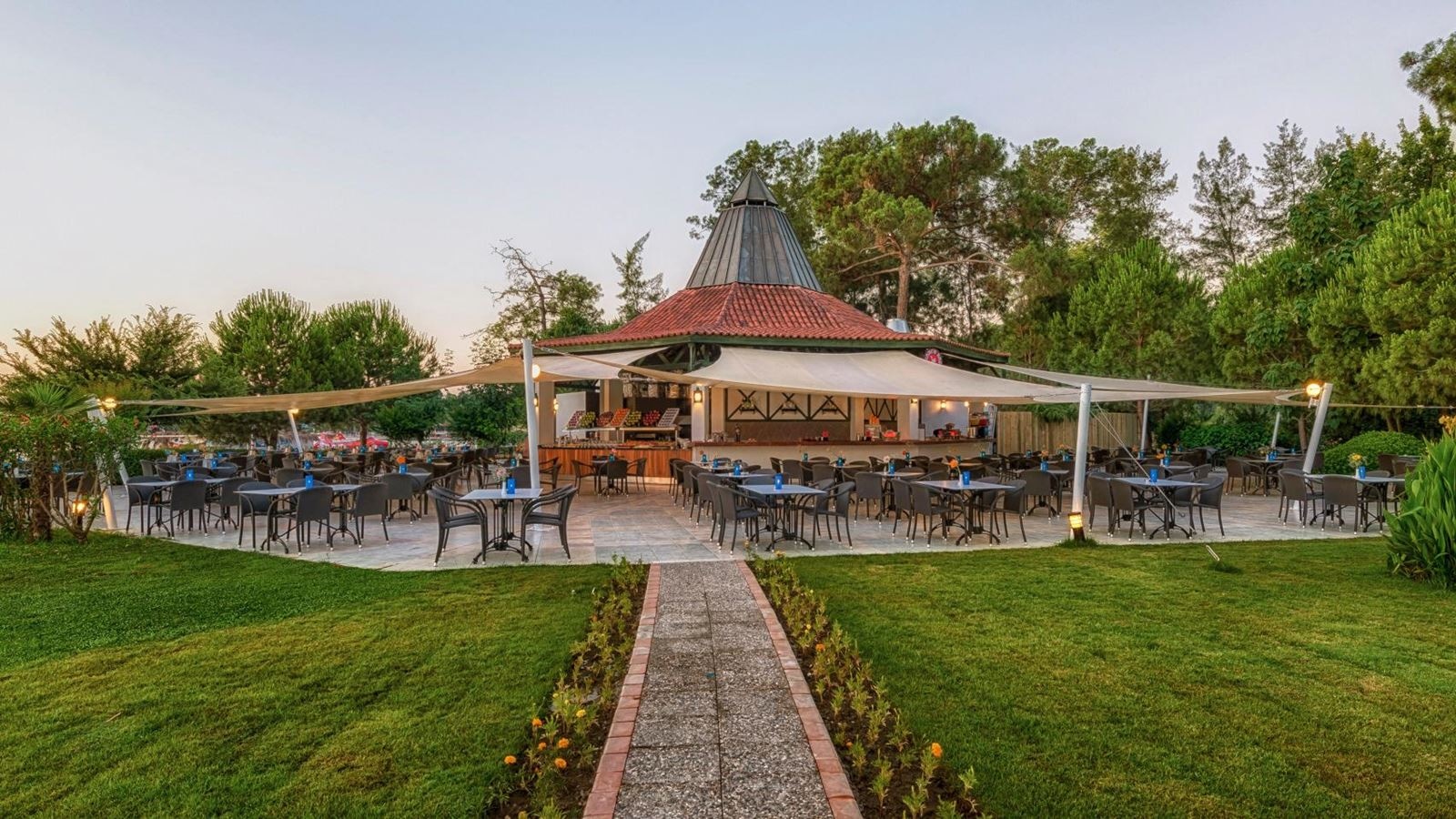 restaurants-pool-snack-restaurant