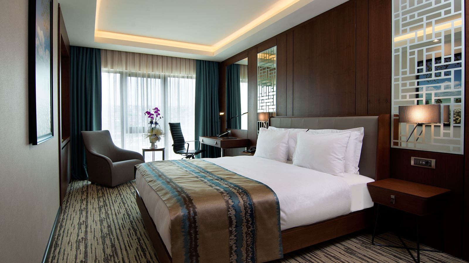 rooms-double-deluxe-with-balcony