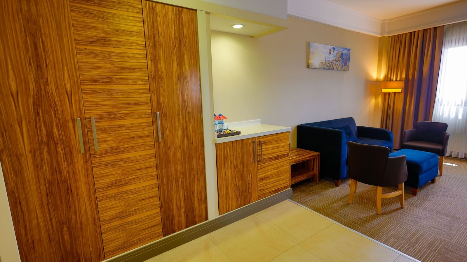 rooms-corner-suit-room