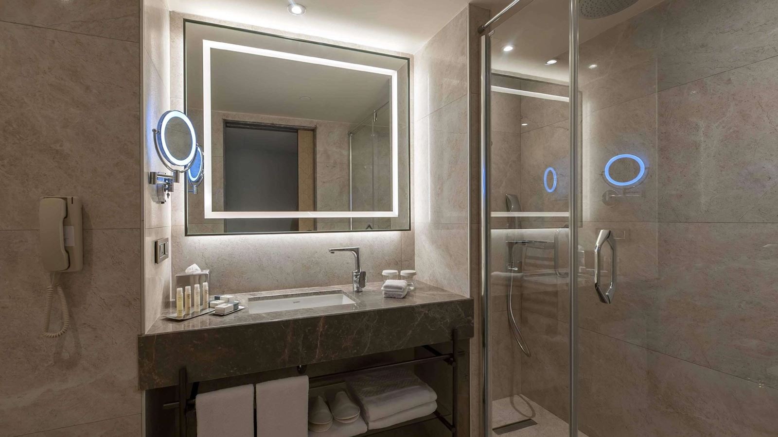 rooms-family-room-standard