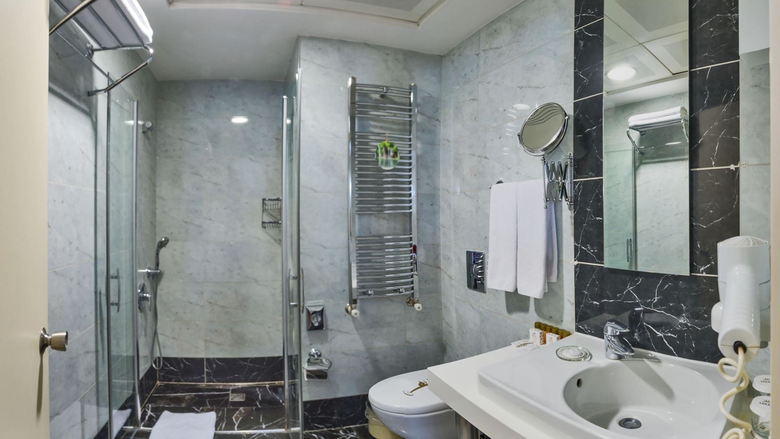 rooms-family-room-standard