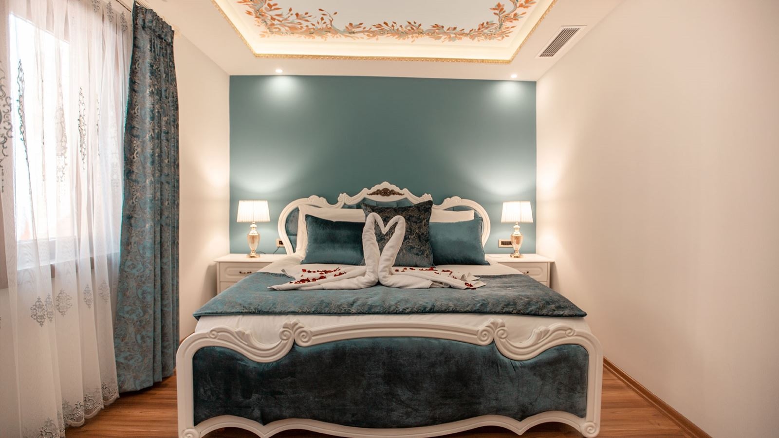 rooms-room-premium-queen-bed