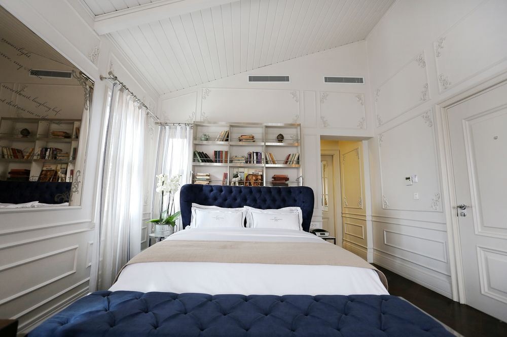 rooms-suite-with-terrace