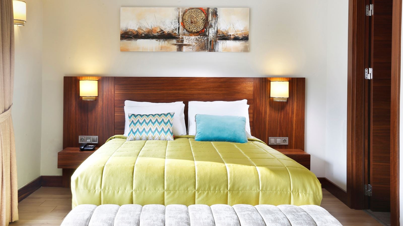 rooms-family-room-standard