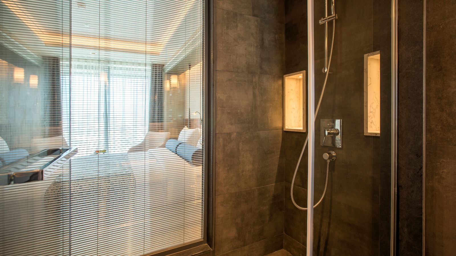 rooms-suite-standard