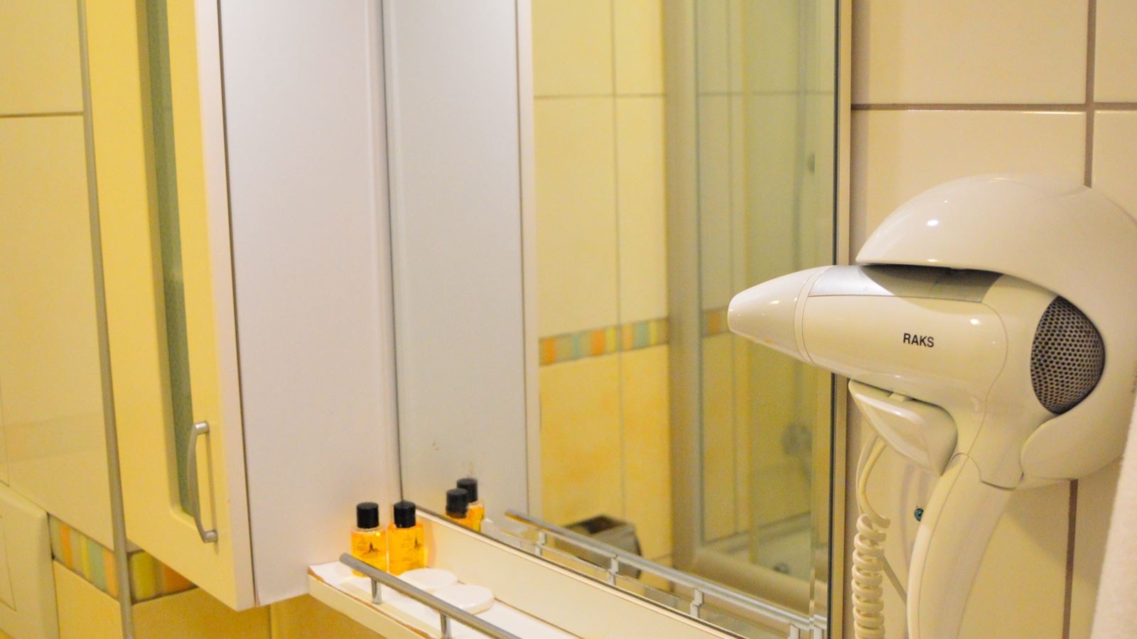 rooms-single-standard