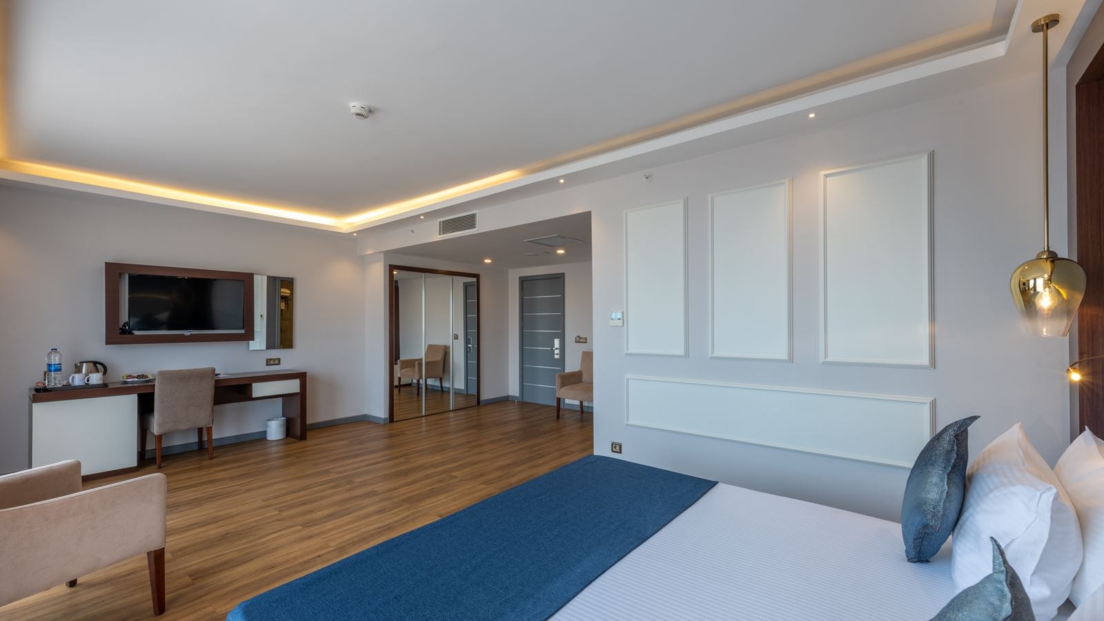 rooms-family-room-economy