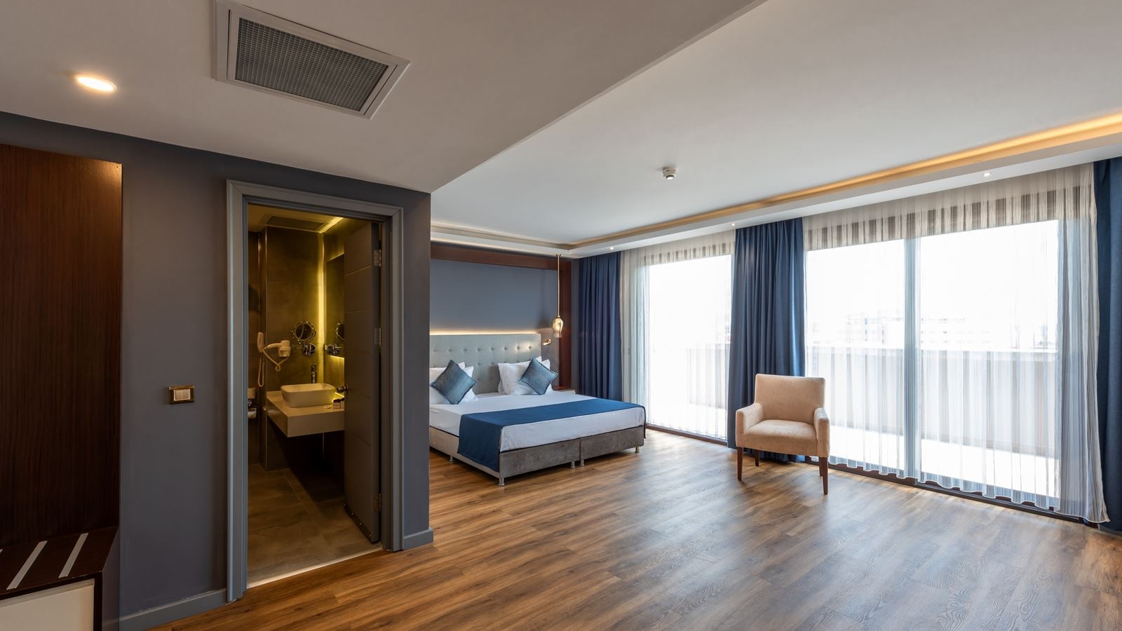 rooms-family-room-economy