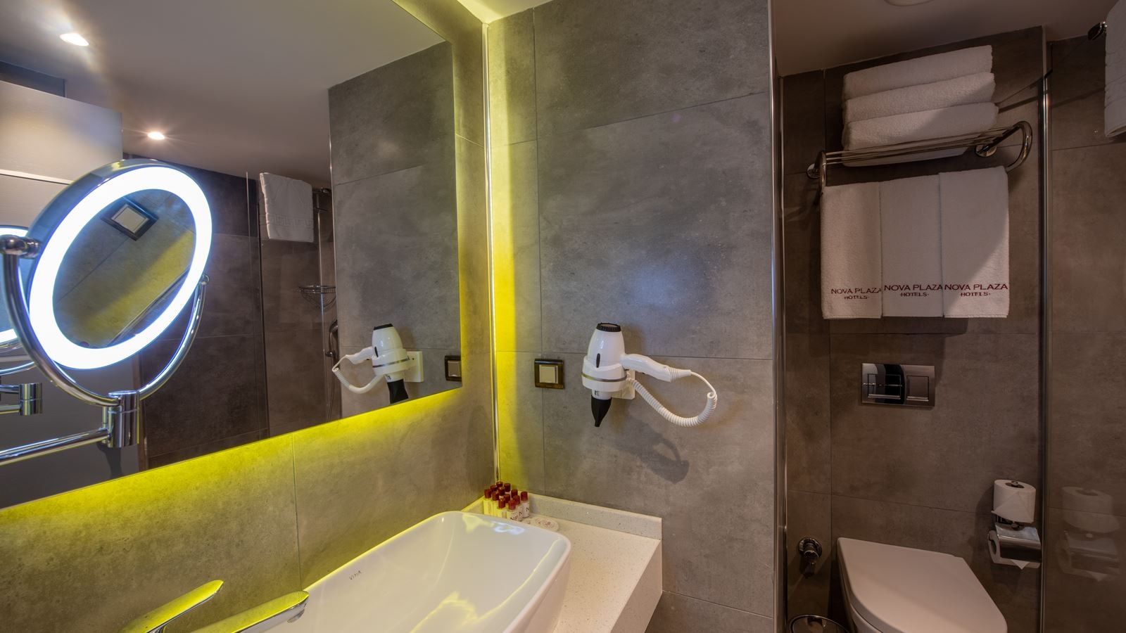 rooms-family-room-economy