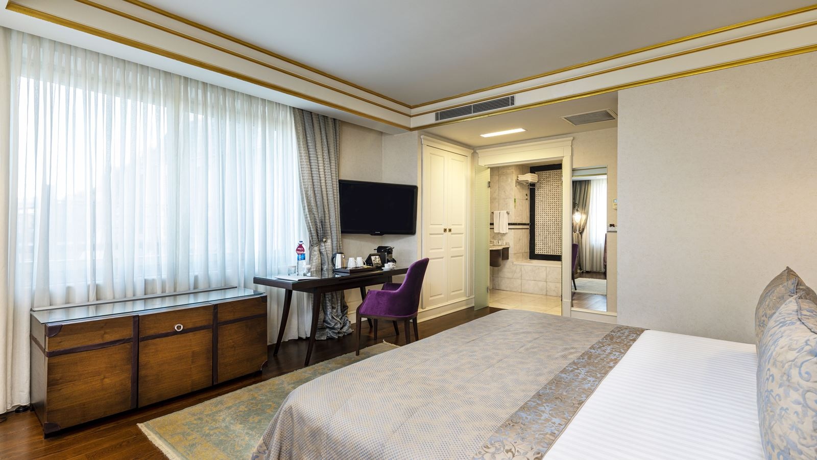 rooms-room-superior-city-view