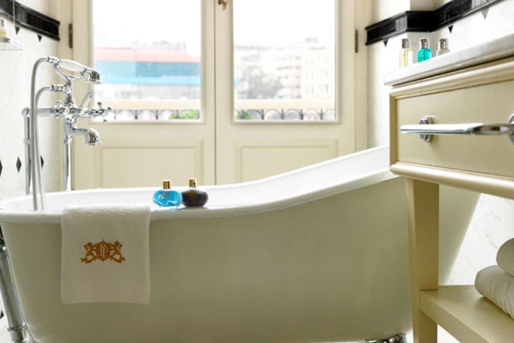 rooms-greta-garbo-corner-room