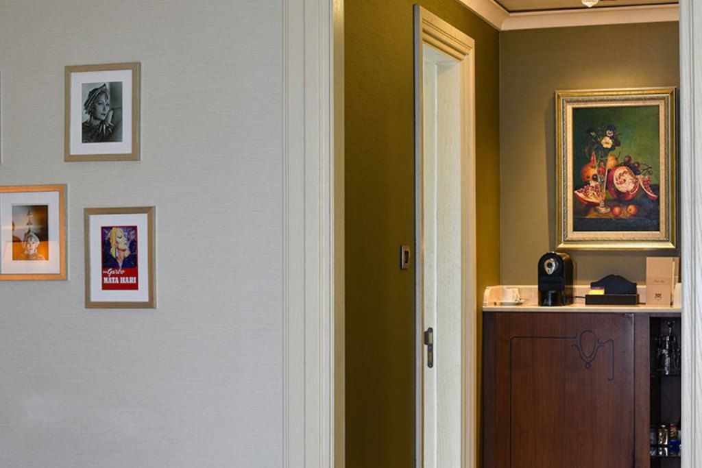 rooms-mata-hari-suite