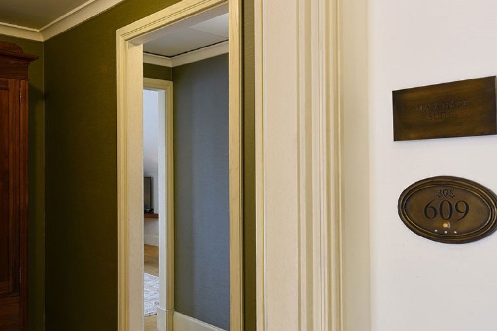 rooms-mata-hari-suite