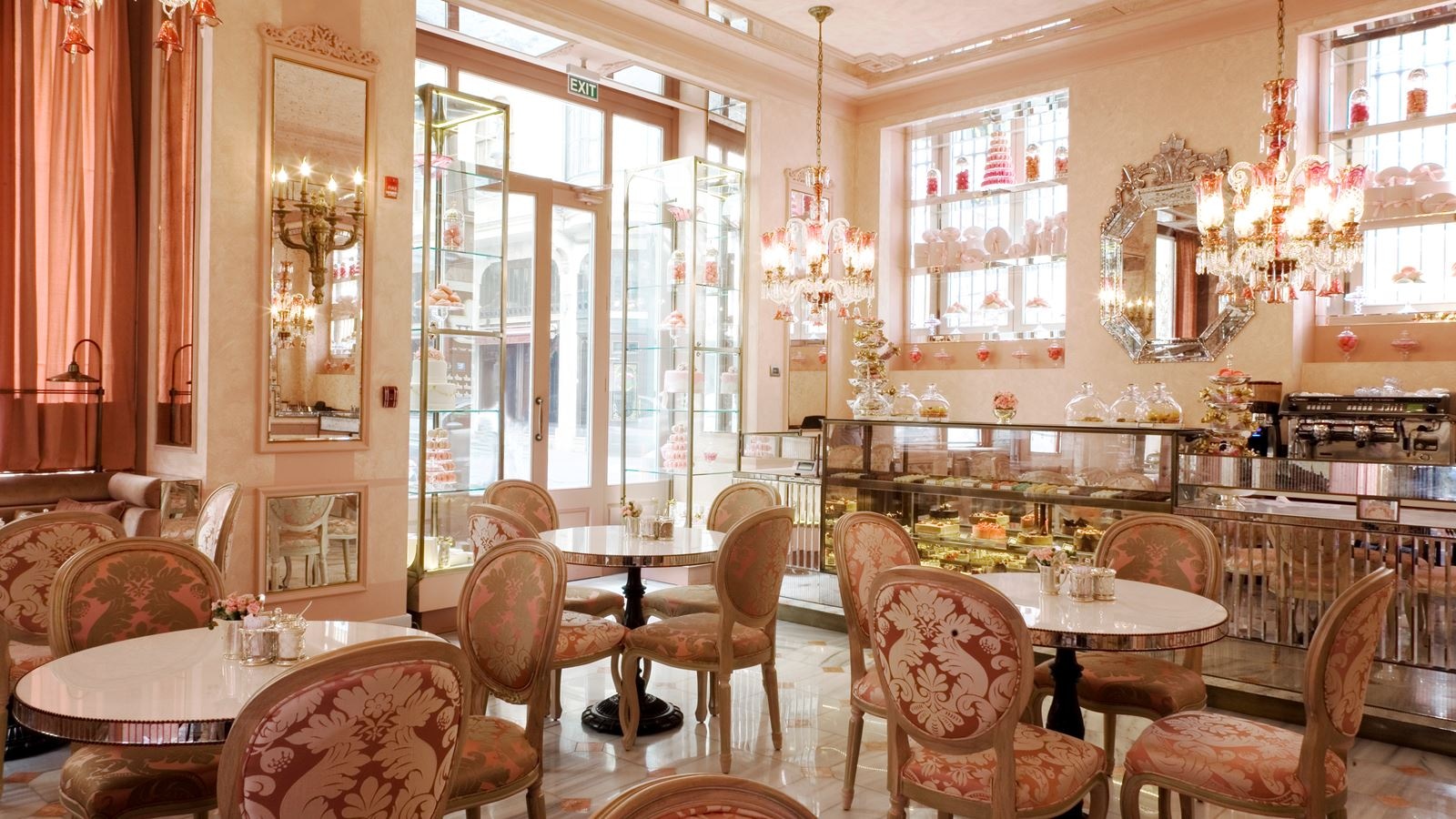 restaurants-breakfast-buffet