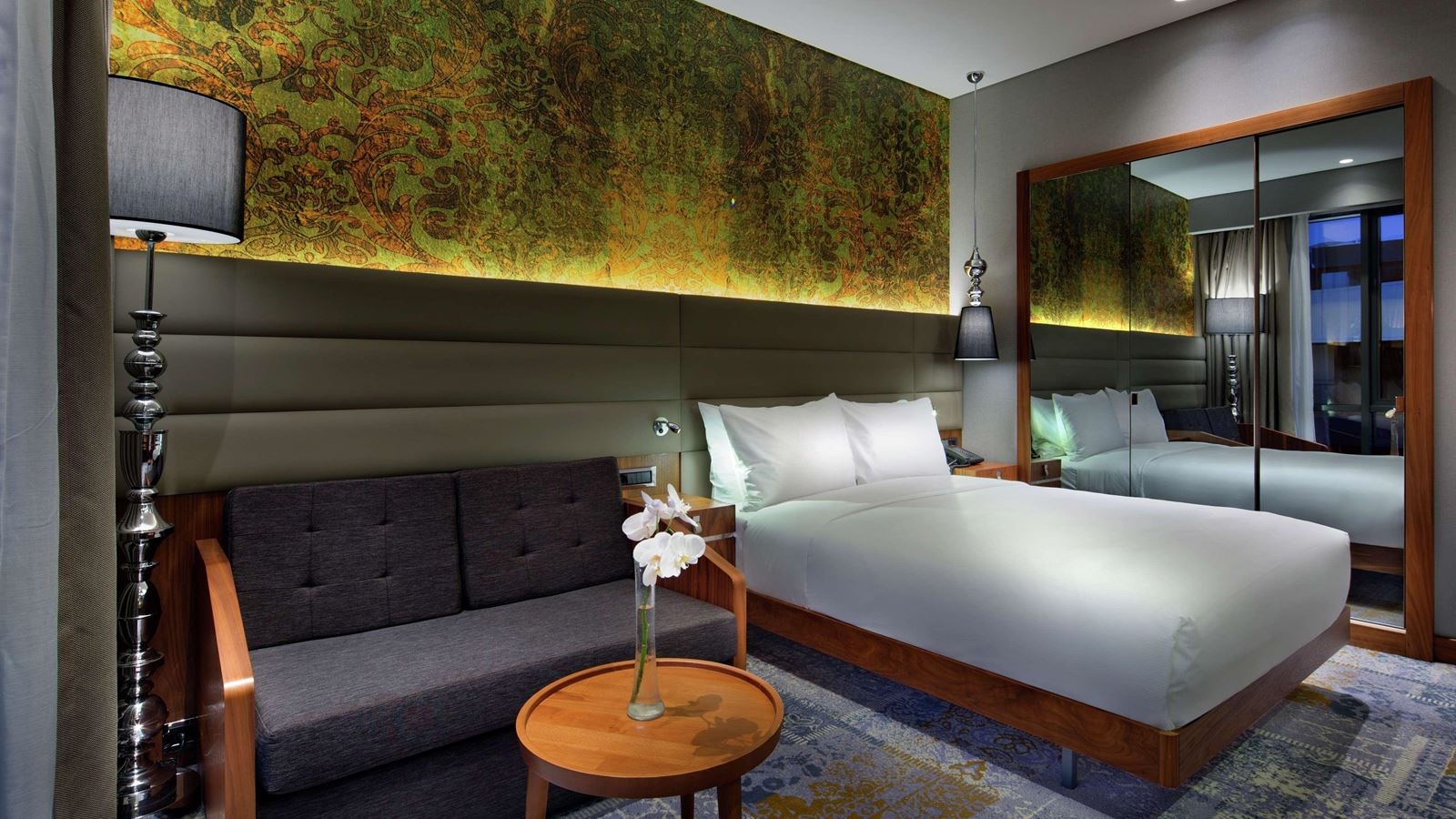 rooms-double-queen-size-bed