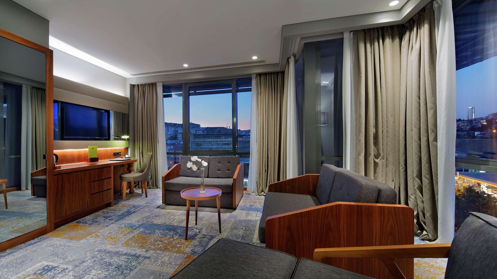 rooms-suite-king-bed-one-bedroom