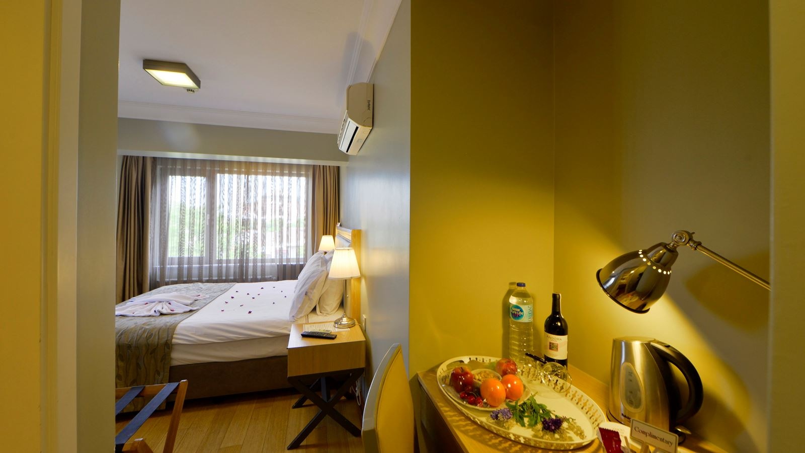 rooms-double-deluxe-with-views