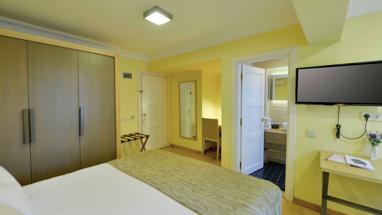 rooms-family-room-standard