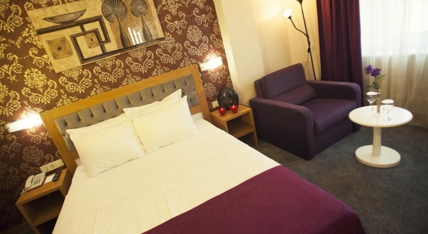 rooms-family-room-standard