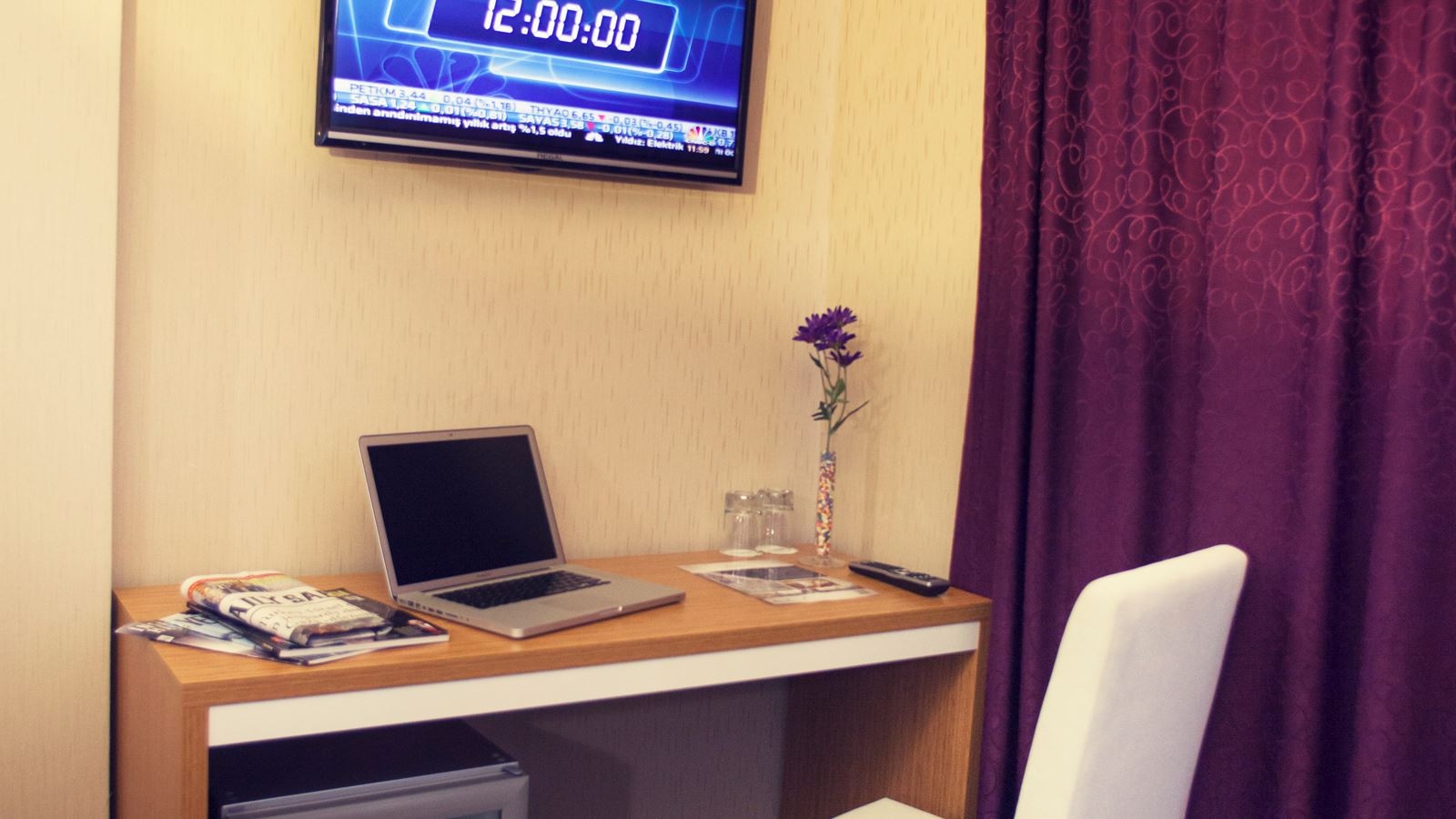 rooms-family-room-standard