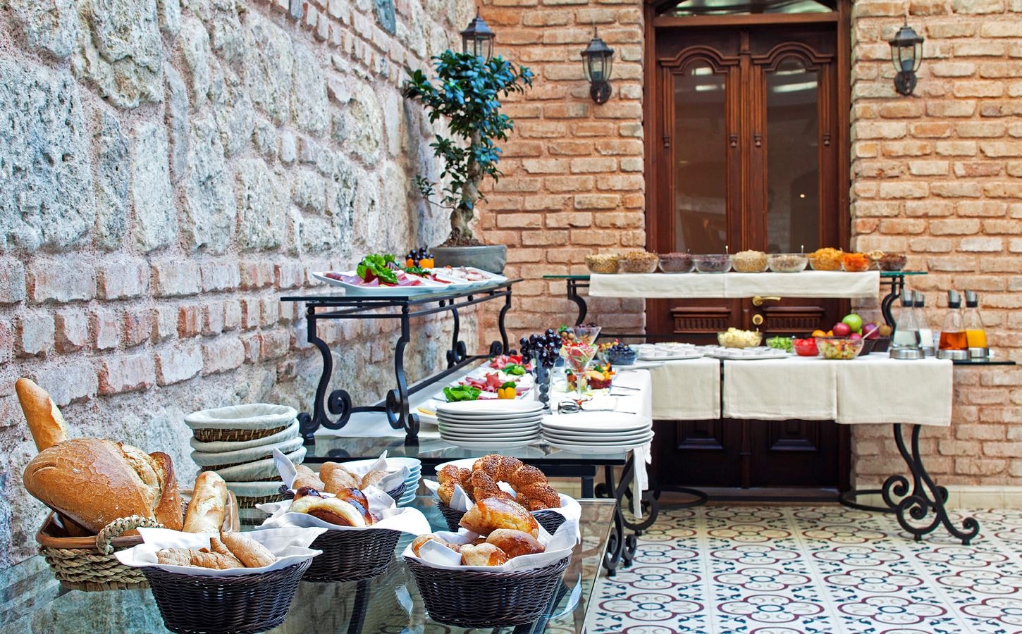 restaurants-restaurants