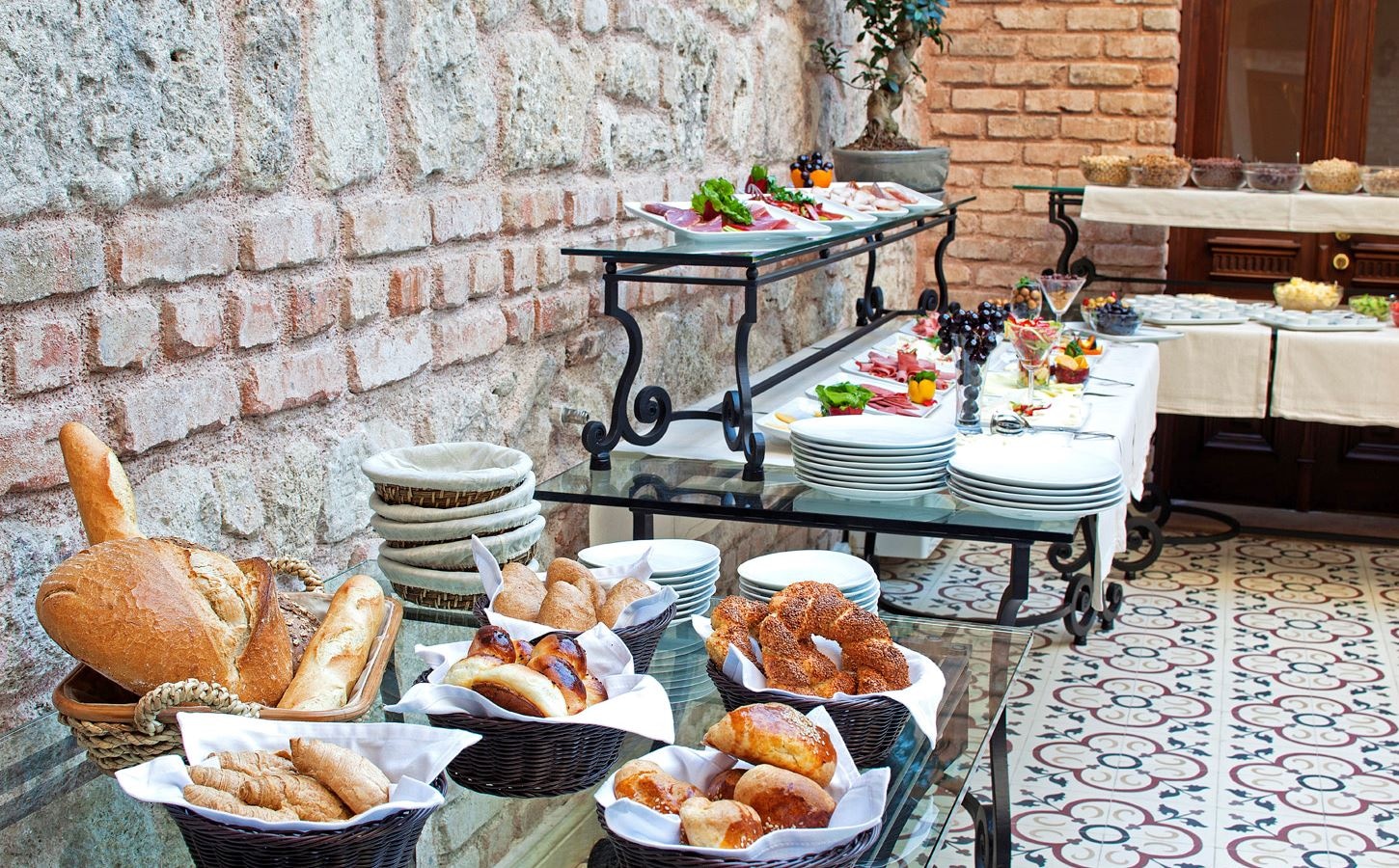 restaurants-restaurants