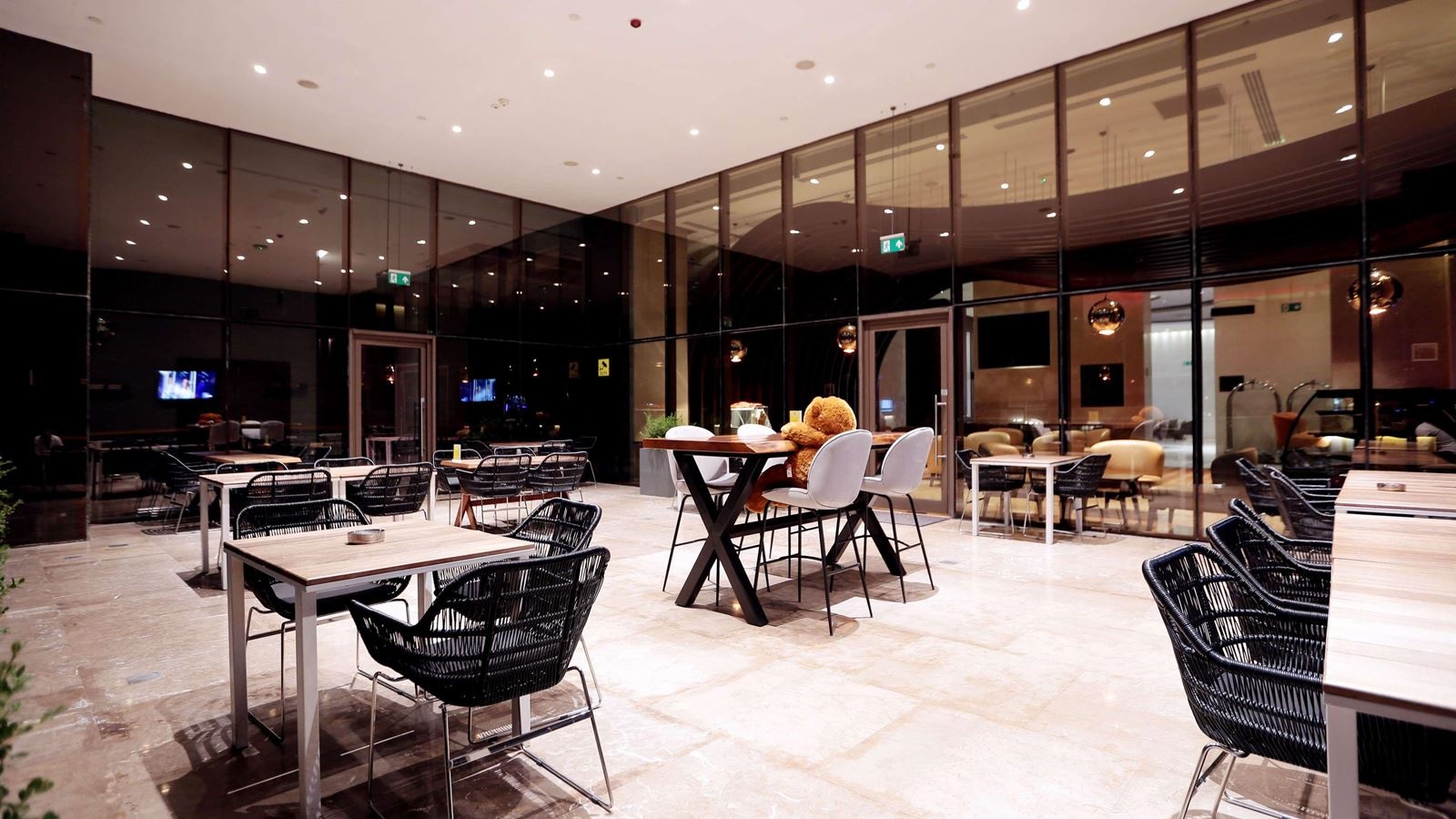 restaurants-restaurants