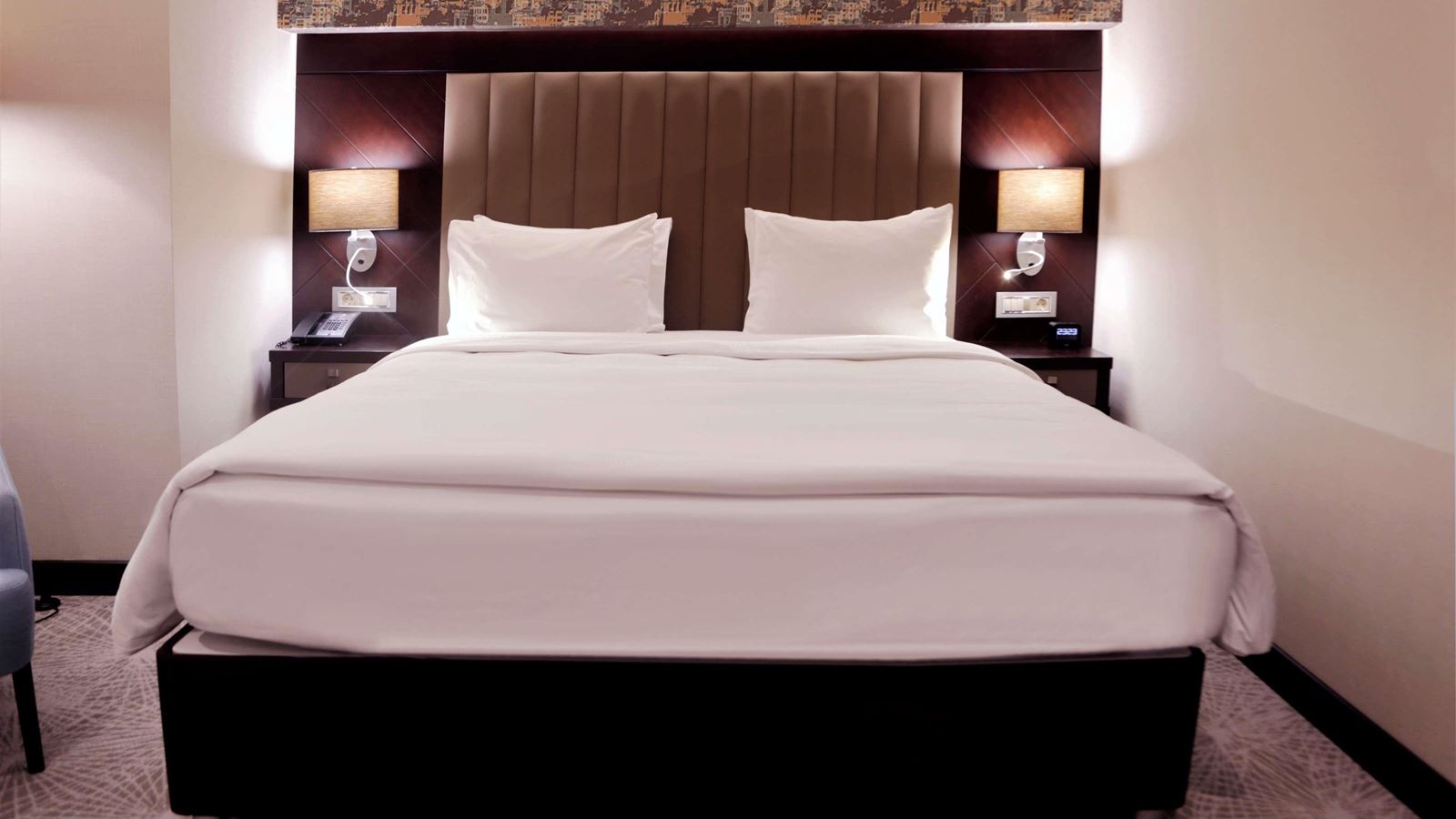 rooms-suite-king-bed-one-bedroom