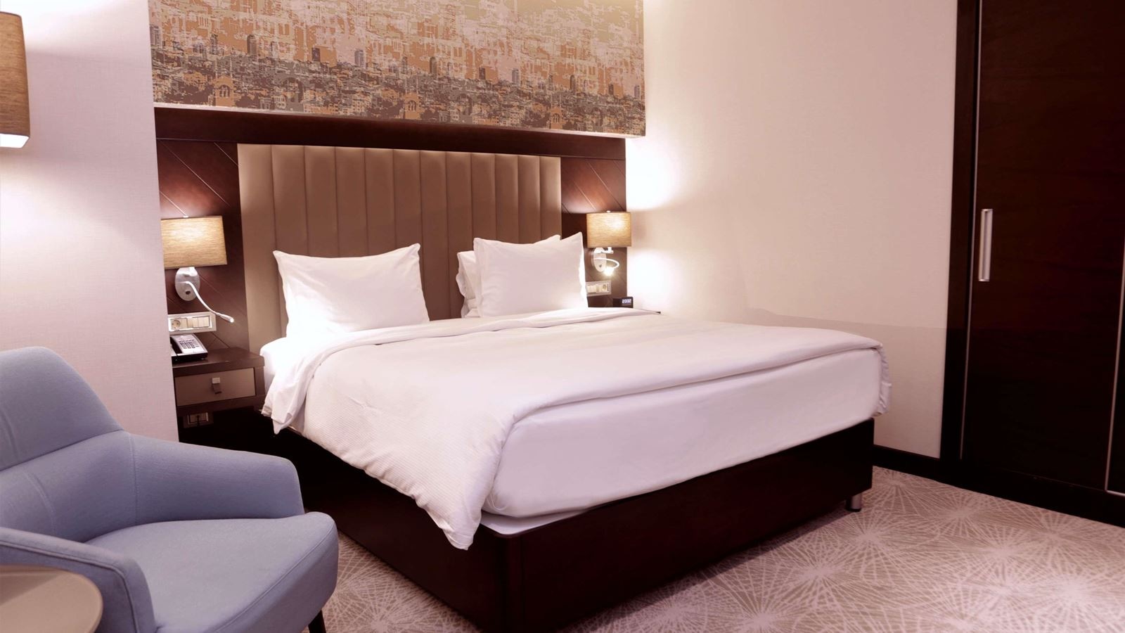 rooms-double-king-size-bed