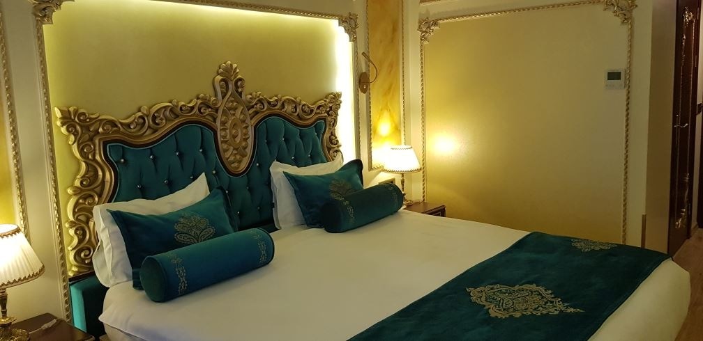 rooms-family-room-classic