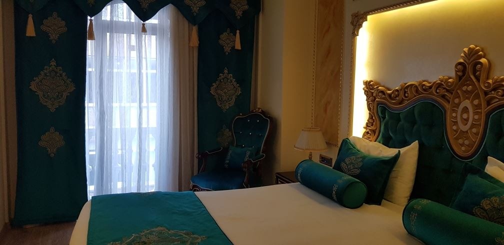 rooms-family-room-classic