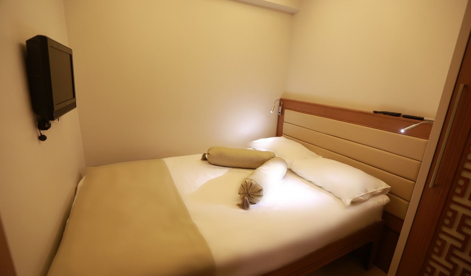 rooms-family-room-sea-view