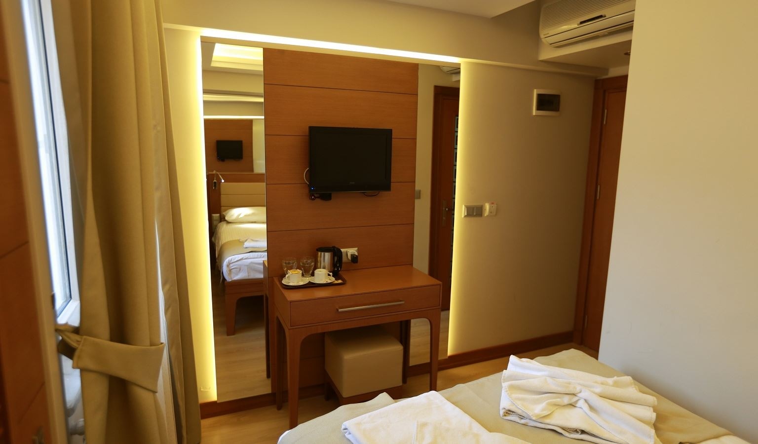 rooms-family-room-sea-view