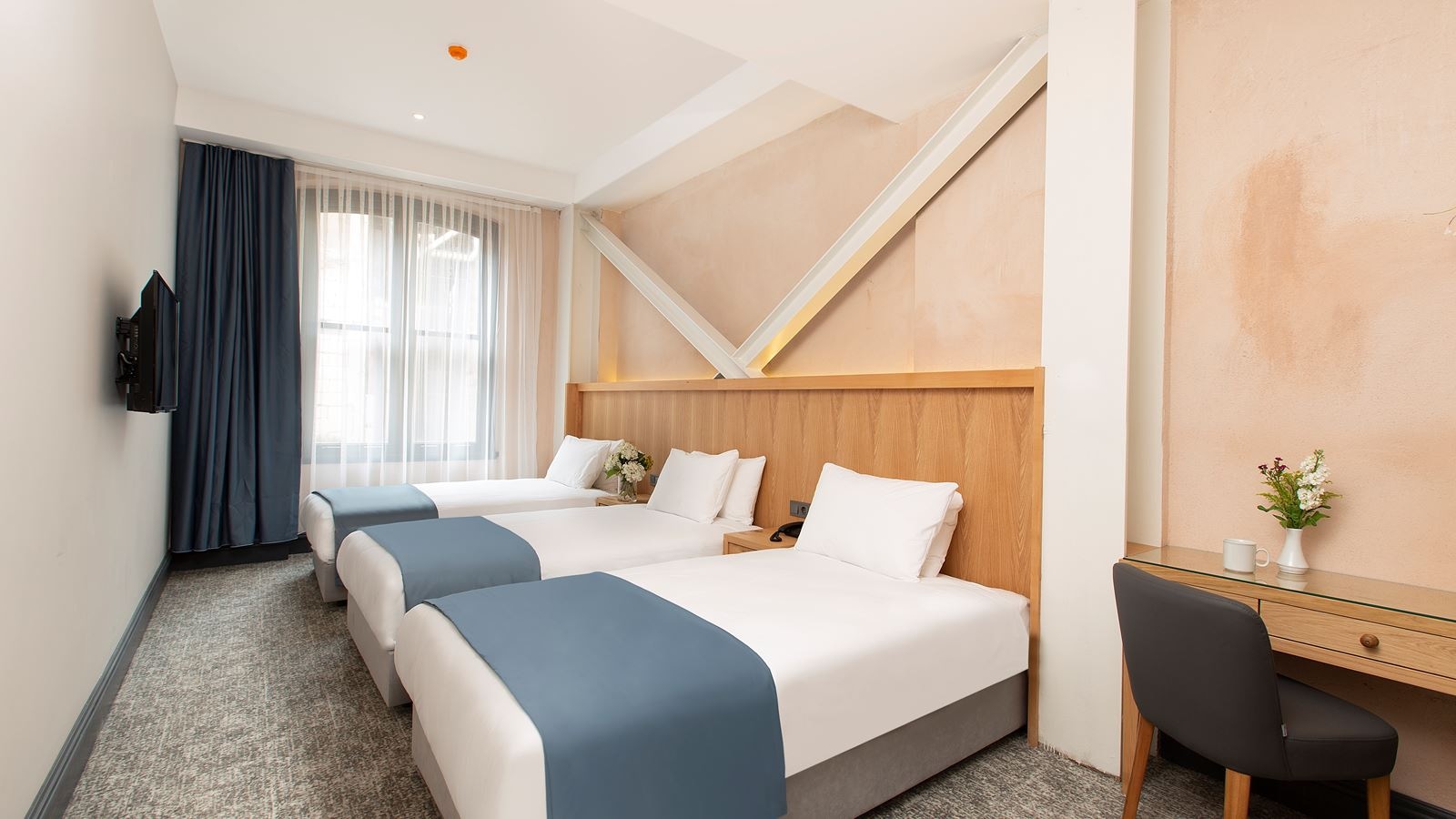 rooms-double-or-twin-deluxe