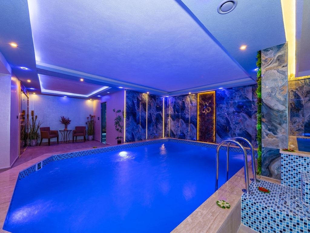 pools-indoor-pool