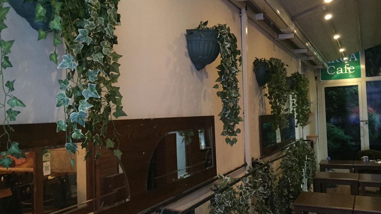 restaurants-restaurants