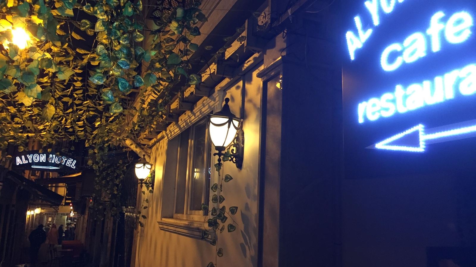 restaurants-restaurants