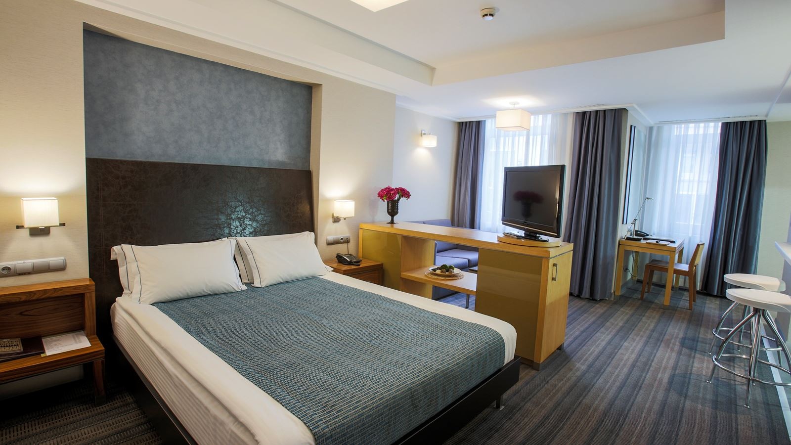 rooms-single-business