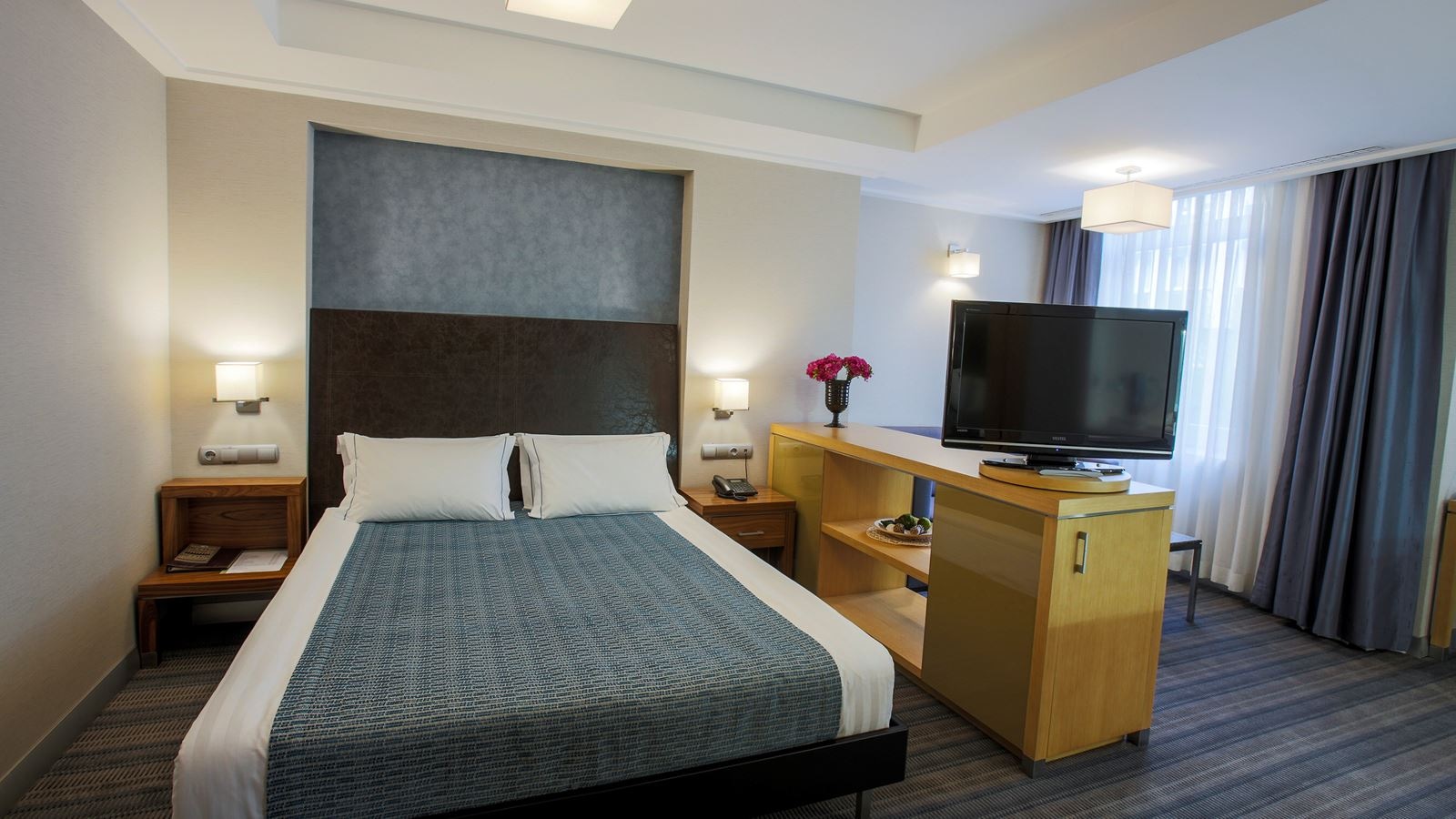 rooms-single-business