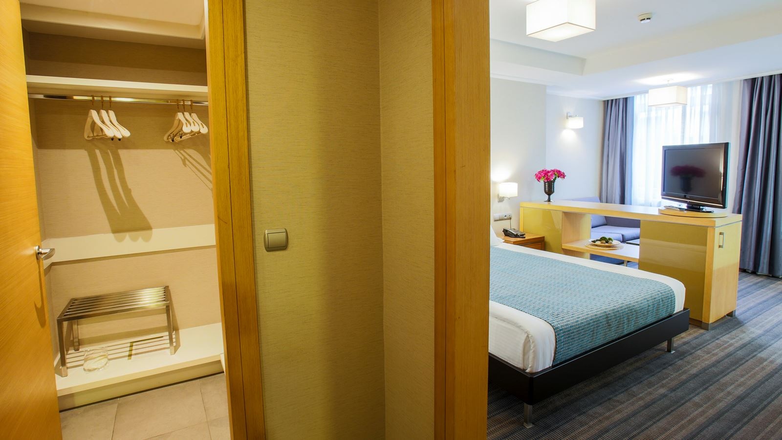 rooms-single-business