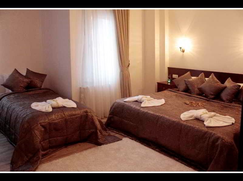 rooms-single-with-double-bed