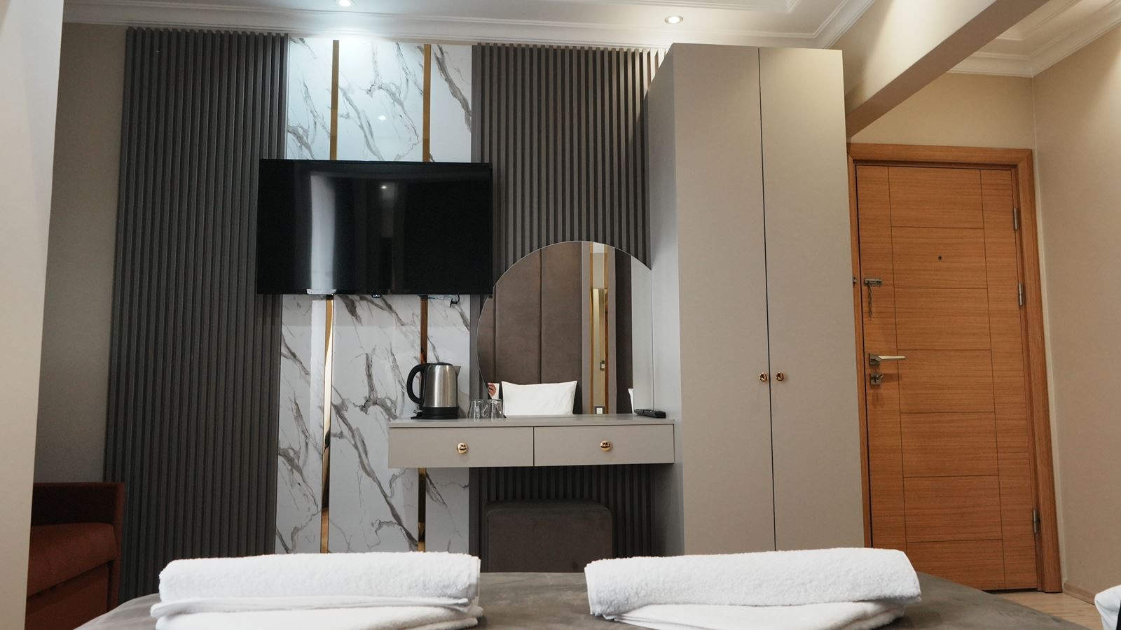 rooms-triple-two-beds