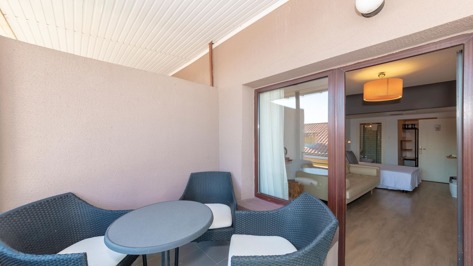 rooms-junior-suite-standard