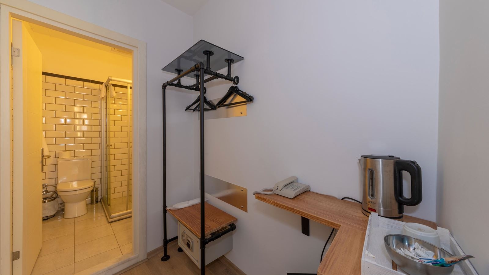 rooms-single-standard